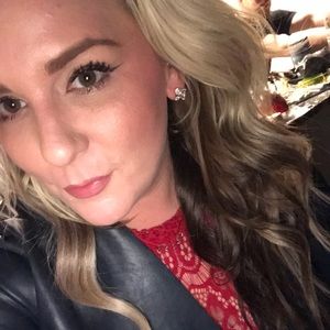 Meet your Posher, Leigh